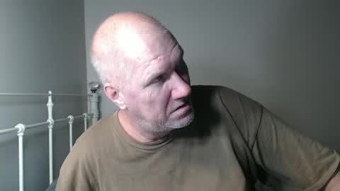 Snapshot of casinocam chatting on 12.21.25 CasinoCam online show from 12.21.25