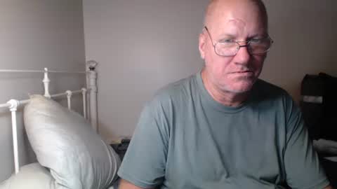 Snapshot of casinocam chatting on 04.21.26 CasinoCam online show from 04.21.26