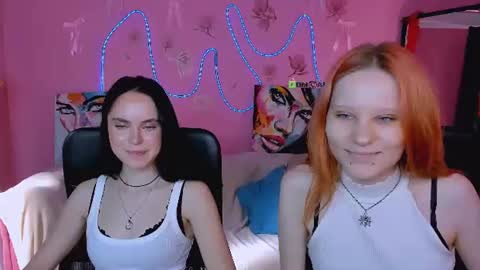Snapshot of cassandra_nik chatting on 06.30.26 Cassandra online show from 06.30.26