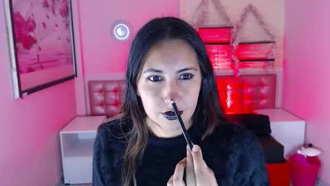 573215024606 online show from 10.21.25