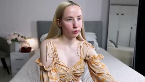 Snapshot of cassie_kelman chatting on 11.16.25 Cassie online show from 11.16.25