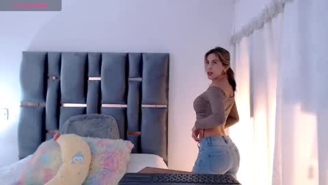 Snapshot of cassie_klein11 chatting on 12.15.25 Susana independent model online show from 12.15.25