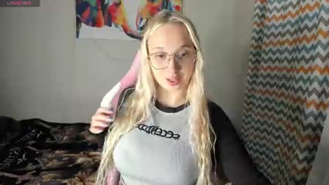 Cassie Rosss online show from 07.03.26