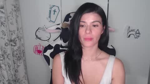 Snapshot of cassiealvarez chatting on 10.07.25 cassiealvarez online show from 10.07.25