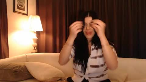 Snapshot of cassiealvarez chatting on 06.19.26 cassiealvarez online show from 06.19.26