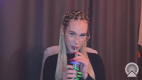 Cassie online show from 12.04.24