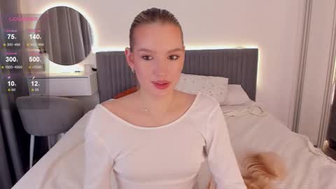 Snapshot of cassietyler chatting on 11.02.25 Angel 3 online show from 11.02.25