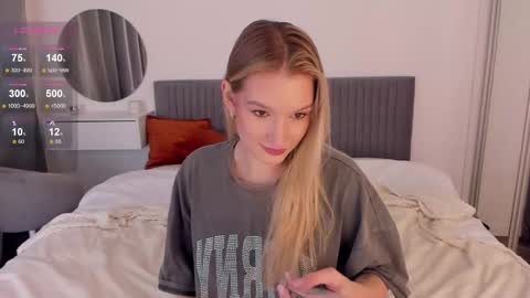 Snapshot of cassietyler chatting on 11.13.25 Angel 3 online show from 11.13.25