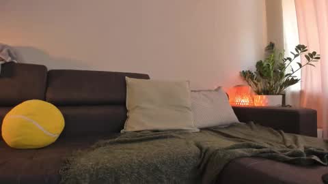  cassandra  online show from 09.30.25