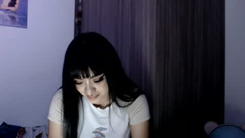 Snapshot of cat_mila_ chatting on 06.12.26 Mila online show from 06.12.26