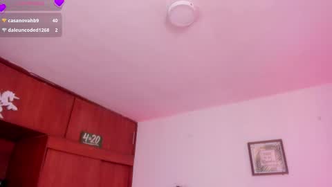 Cata green model independient online show from 02.03.26