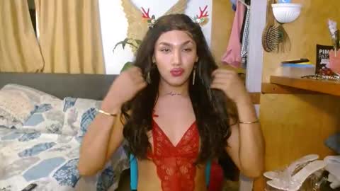 Snapshot of catafitt_1 chatting on 11.22.25 catalyna fitness online show from 11.22.25