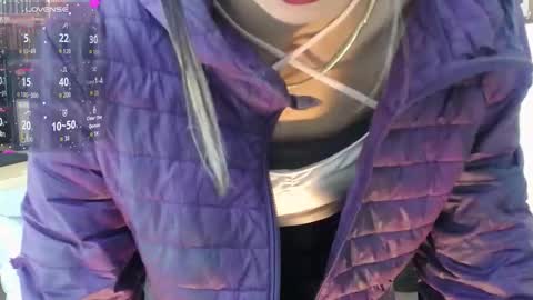 Queen Catalella online show from 10.26.25