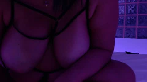 Luna Velvet online show from 05.15.26