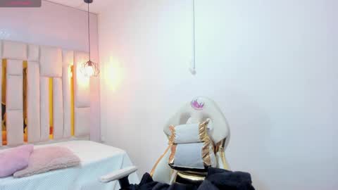 Snapshot of cataleya_sambrano chatting on 10.10.25 Cataleya online show from 10.10.25