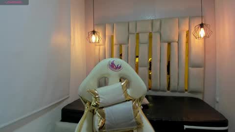 Snapshot of cataleya_sambrano chatting on 10.21.25 Cataleya online show from 10.21.25