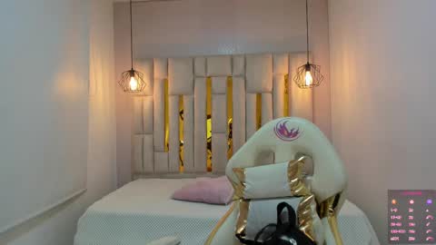 Snapshot of cataleya_sambrano chatting on 10.28.25 Cataleya online show from 10.28.25