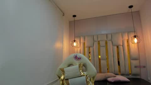 Snapshot of cataleya_sambrano chatting on 10.30.25 Cataleya online show from 10.30.25