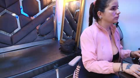 Snapshot of cataleya_sambrano chatting on 11.16.25 Cataleya online show from 11.16.25