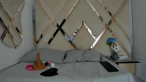 Snapshot of cataleyaxht chatting on 10.15.25 cataleyaxht online show from 10.15.25