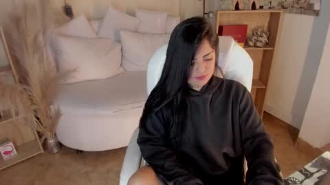 Snapshot of catalina_naughtyy chatting on 01.08.25 Catalina online show from 01.08.25