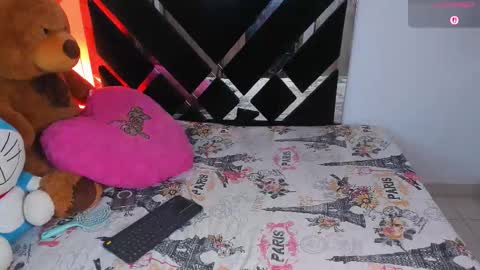 Snapshot of catalina_smith__ chatting on 11.20.25 Catalina online show from 11.20.25