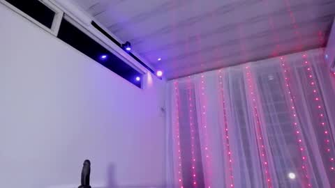 Snapshot of catalleya_hott chatting on 11.25.25 Call me Cata online show from 11.25.25