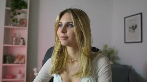 catecrago  online show from 02.17.25