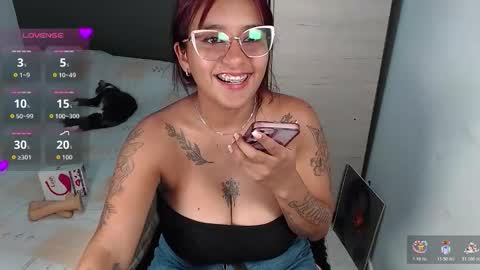 Snapshot of caterina_2 chatting on 11.26.25 Catherina online show from 11.26.25