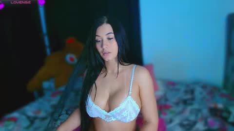 Snapshot of caterina_baker chatting on 11.20.25 Cat online show from 11.20.25