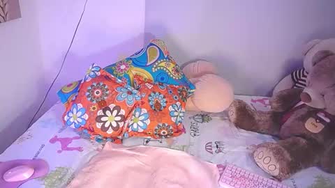 Snapshot of cathaleyasex chatting on 10.31.25 CathaleyaSex online show from 10.31.25