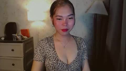 Snapshot of catherine_365 chatting on 11.12.25 catherine_365 online show from 11.12.25