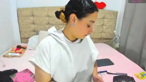 catherine_and_tara online show from 06.23.26