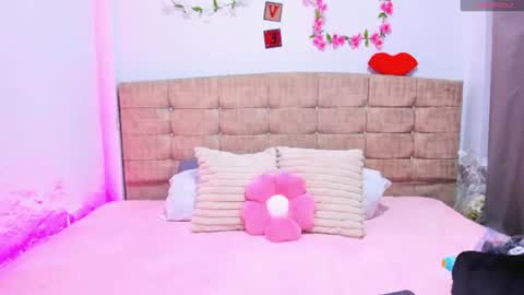catherine_and_tara online show from 06.25.26