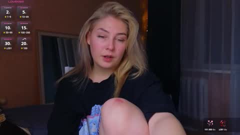 Snapshot of catherine_river chatting on 10.16.25 Catherine online show from 10.16.25