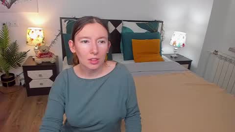 Catrin online show from 02.20.25