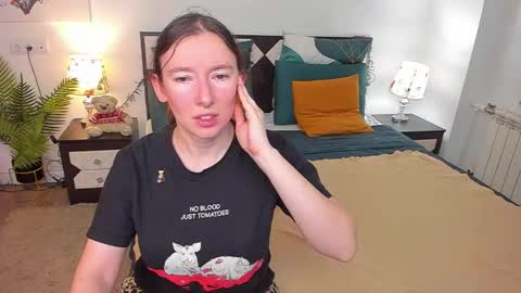 Catrin online show from 11.28.25