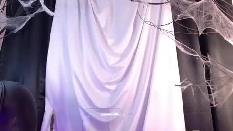 Snapshot of cathmellow_ chatting on 10.31.25 CATH online show from 10.31.25