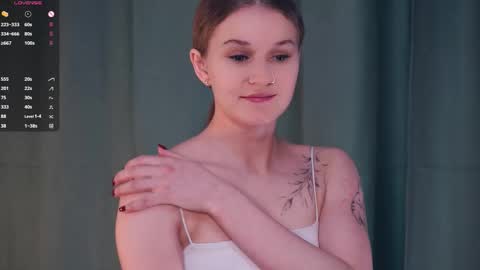 Snapshot of cathrinetunick chatting on 02.19.26 Aria and Kira online show from 02.19.26