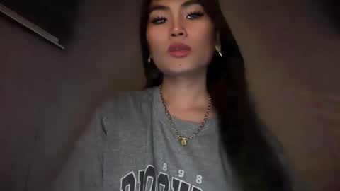Snapshot of cathy_sanches chatting on 05.17.26 cathy online show from 05.17.26