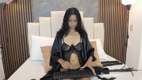 catiusca_reyes_03 online show from 11.22.25