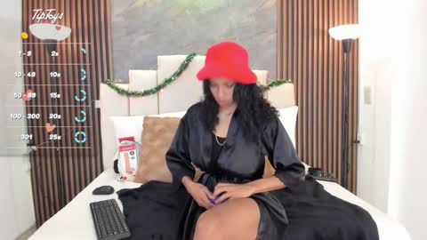 catiusca_reyes_03 online show from 12.22.25