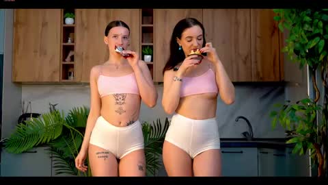 Snapshot of catolinanight chatting on 03.25.26 catolinanight online show from 03.25.26