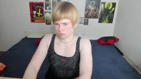 cattie_w_ online show from 04.14.26