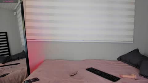 Snapshot of caty_loves chatting on 09.19.25 Caty online show from 09.19.25