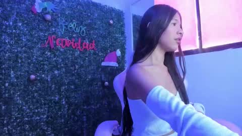 caylin_dolls_ online show from 11.21.25