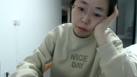 Snapshot of cbz112233 chatting on 12.30.24 ANNYANNY online show from 12.30.24