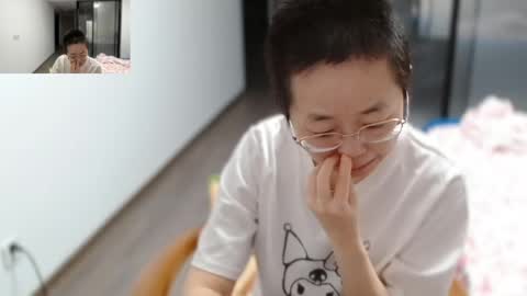 Snapshot of cbz112233 chatting on 04.20.26 ANNYANNY online show from 04.20.26