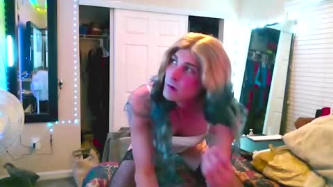 Snapshot of cdashleysimmons chatting on 10.05.25 Allie North online show from 10.05.25