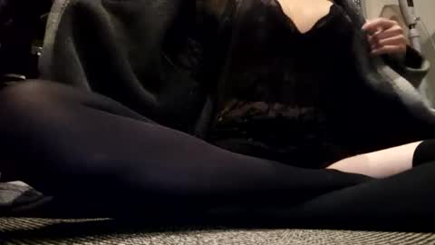 Snapshot of cdleigh1984 chatting on 10.18.25 Cdleigh1984 online show from 10.18.25